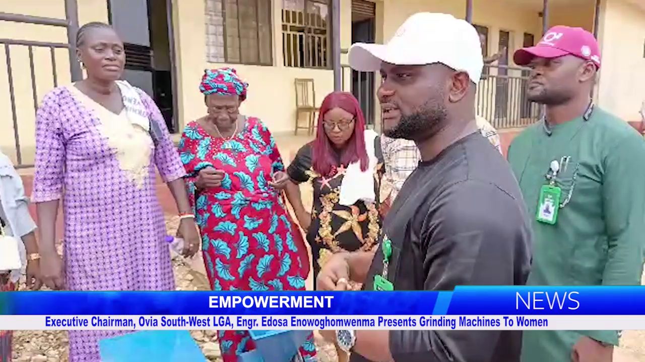 Executive Chairman, Ovia South-West LGA, Engr. Edosa Enowoghomwenma Presents Grinding Machines To Women