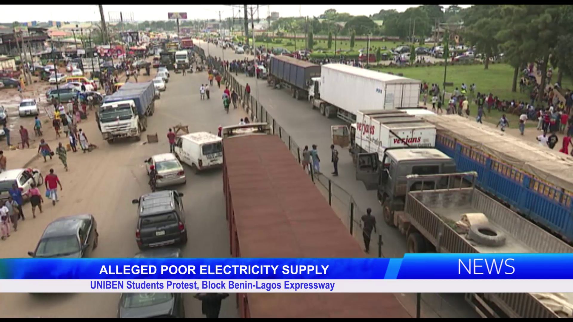 UNIBEN Students Protest, Block Benin-Lagos Expressway Over Poor Electricity Supply