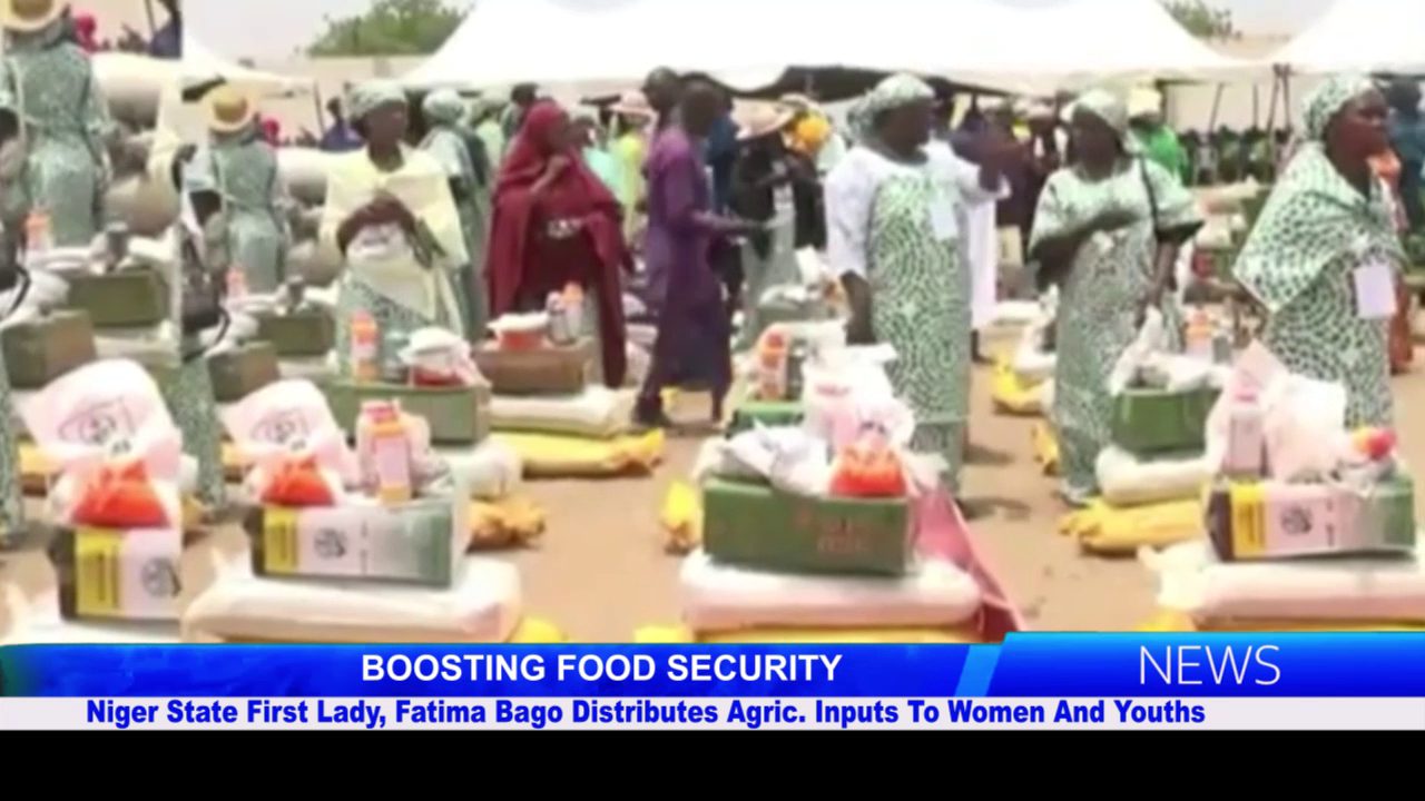 Niger State First Lady, Fatima Bago Distributes Agric. Inputs To Women And Youths