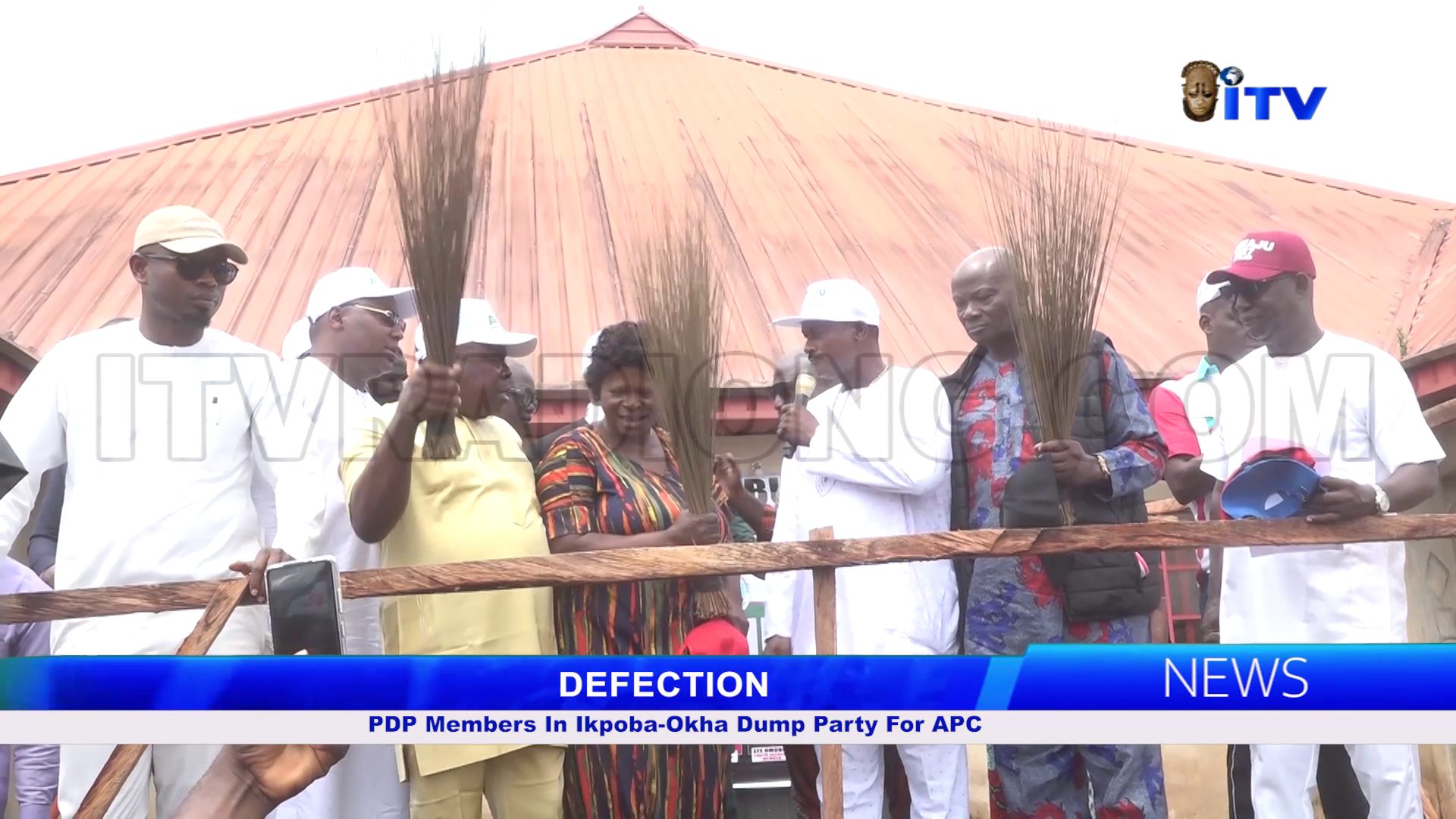 DEFECTION: PDP Members In Ikpoba-Okha Dump Party For APC