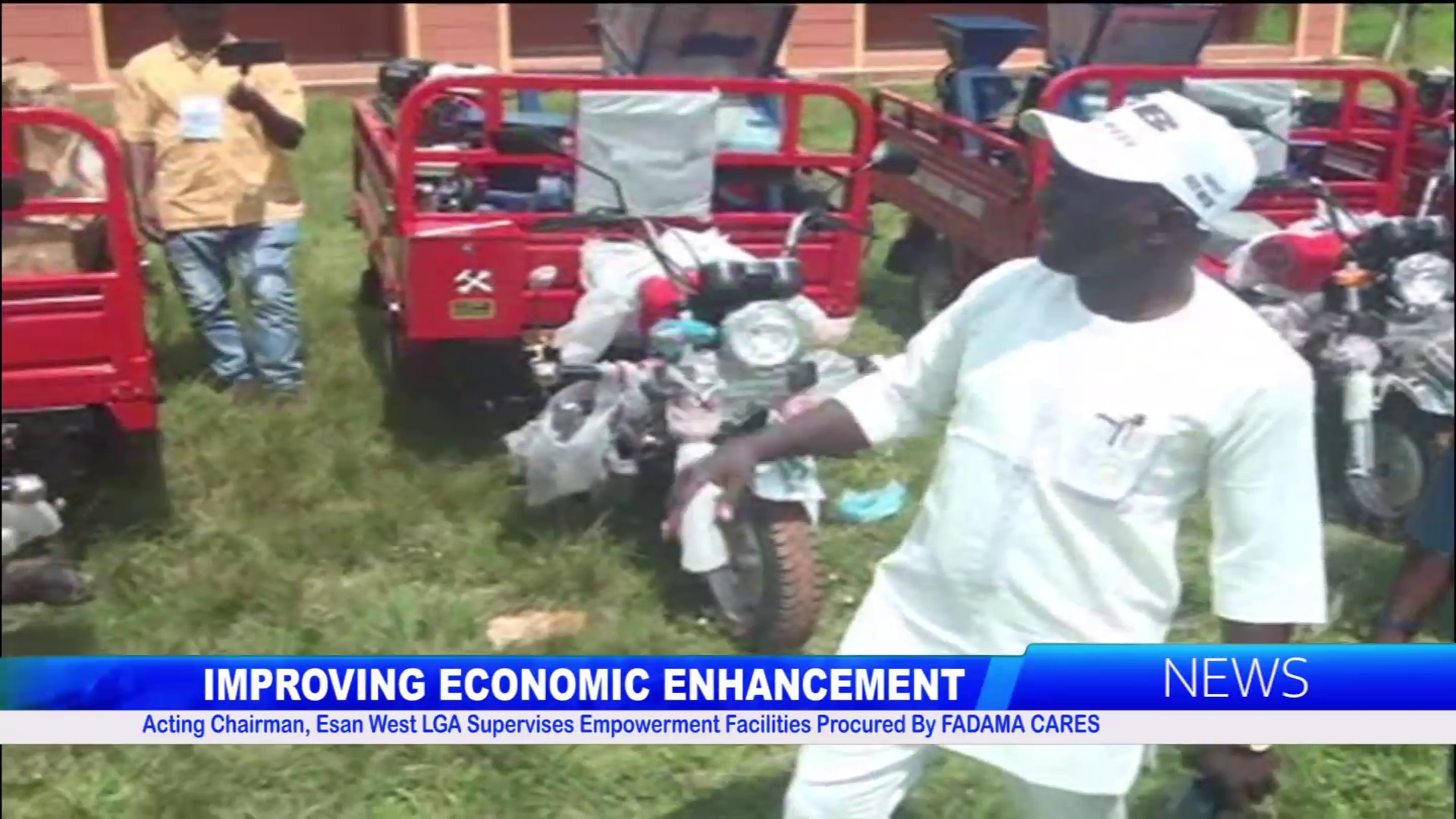 Acting Chairman, Esan West LGA Supervises Empowerment Facilities Procured By FADAMA CARES